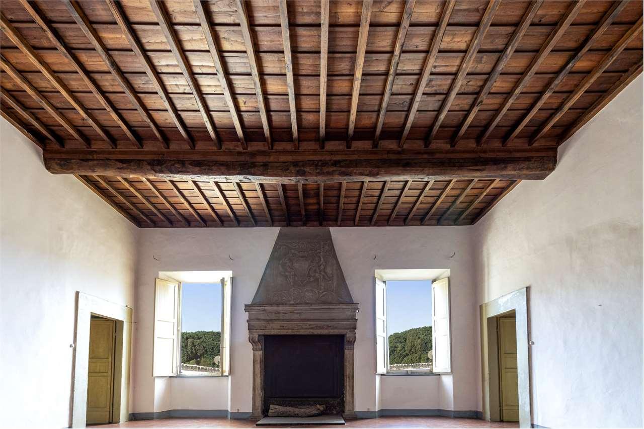 Residenza nobiliare del ‘500 con giardino privato — Appartamento venduto a Spoleto — foto 1 di 93