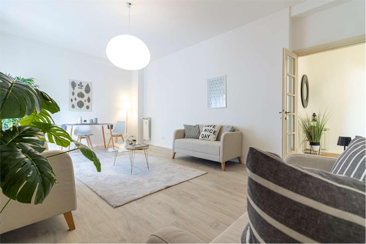 Ampio appartamento ristrutturato con garage in zona centrale — Appartamento venduto a Spoleto — foto 1 di 83