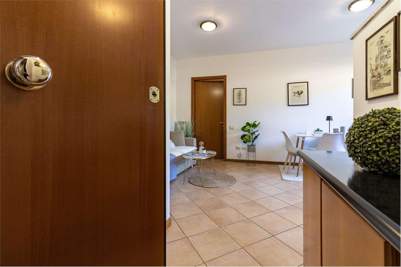 Bilocale con giardino privato in palazzina moderna — Appartamento in vendita a Spoleto — foto 1 di 82