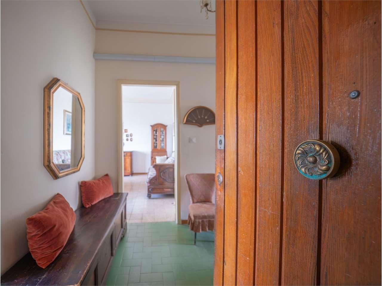 Appartamento, via Birago, Perugia, ultimo piano, ottima vista. — Appartamento in vendita a Perugia — foto 1 di 30